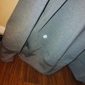 LULULEMON 2X Men’s full zip jacket w/ thumb holes